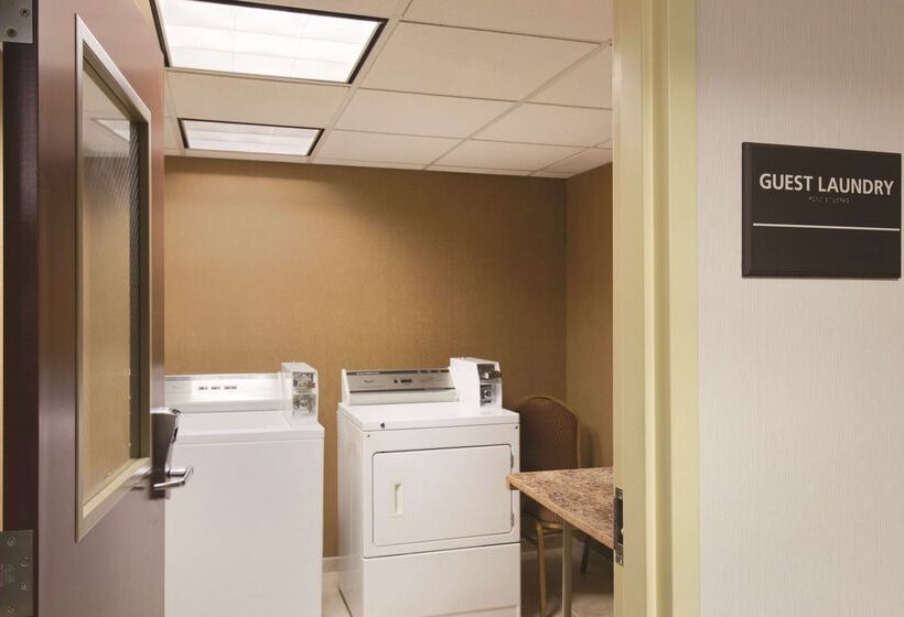 فندق Hampton Inn & Suites Greenfield