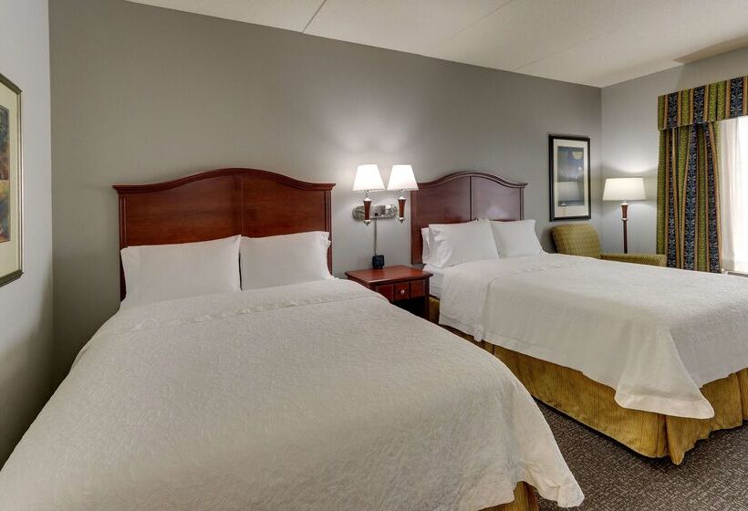 فندق Hampton Inn & Suites Indianapolis Airport