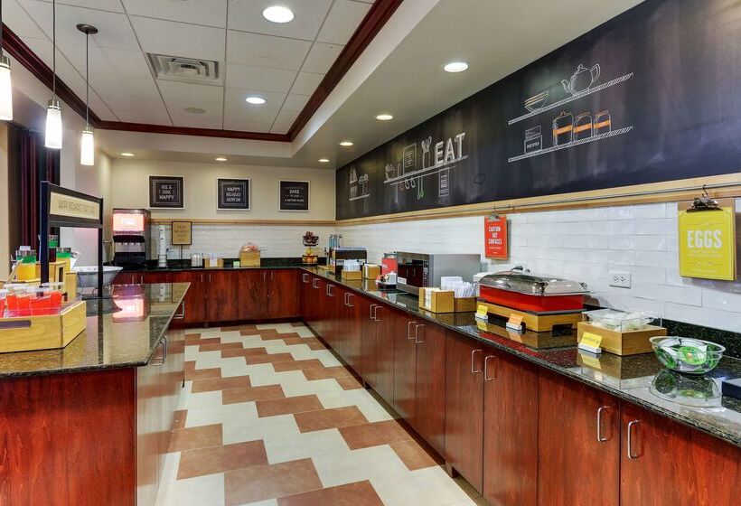 בית מלון כפרי Hampton Inn & Suites Indianapolis Airport