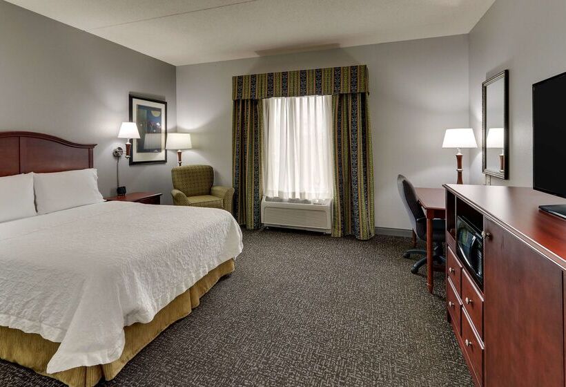 בית מלון כפרי Hampton Inn & Suites Indianapolis Airport