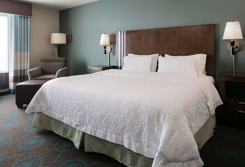 Отель Hampton Inn & Suites Lincoln Northeast I 80