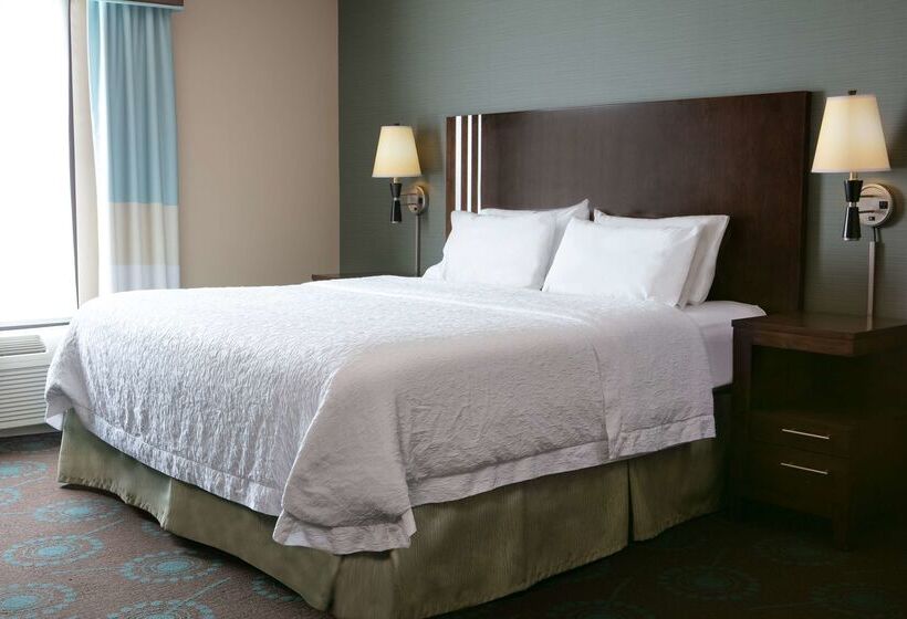 Отель Hampton Inn & Suites Lincoln Northeast I 80