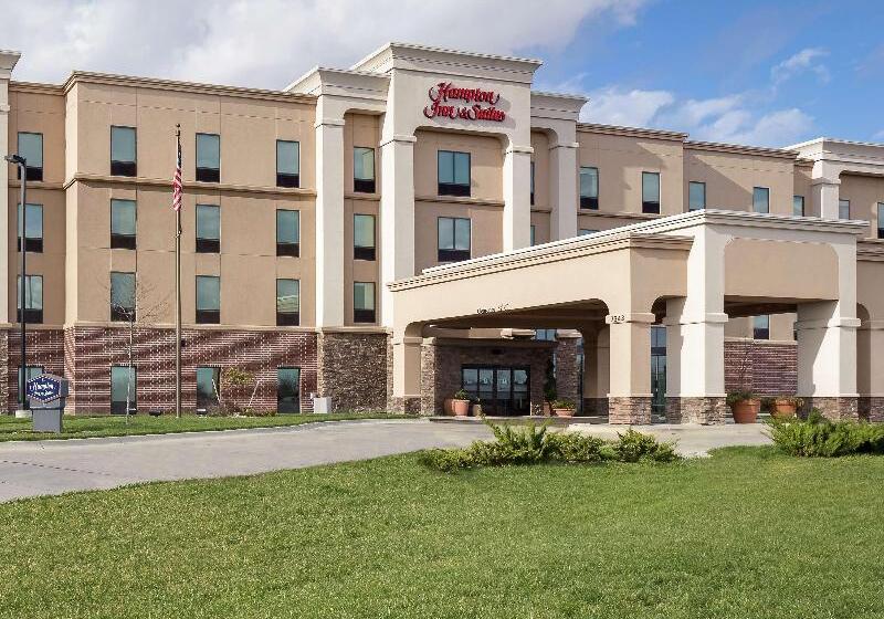 Отель Hampton Inn & Suites Lincoln Northeast I 80