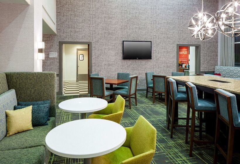 ホテル Hampton Inn & Suites Mobile I 65@ Airport Blvd