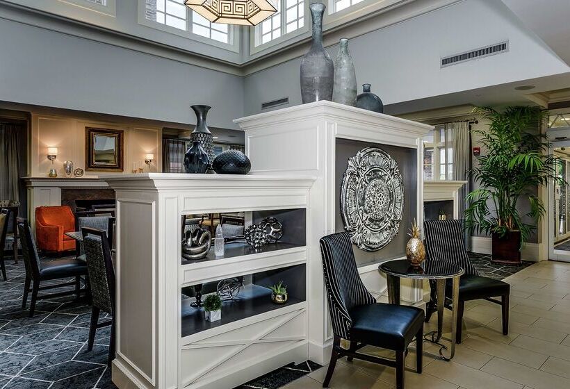 ホテル Hampton Inn & Suites Mobile  Downtown Historic District