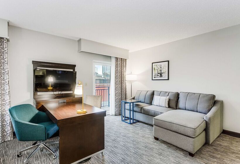 هتل Hampton Inn & Suites Mobile  Downtown Historic District