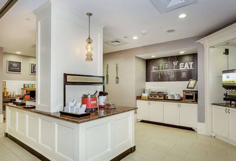 ホテル Hampton Inn & Suites Mobile  Downtown Historic District