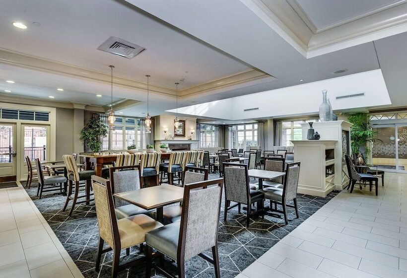 هتل Hampton Inn & Suites Mobile  Downtown Historic District