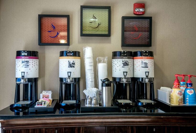 هتل Hampton Inn & Suites Montgomery Downtown