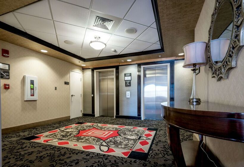 هتل Hampton Inn & Suites Montgomery Downtown