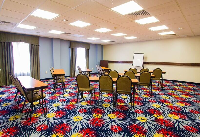 Отель Hampton Inn & Suites Natchez