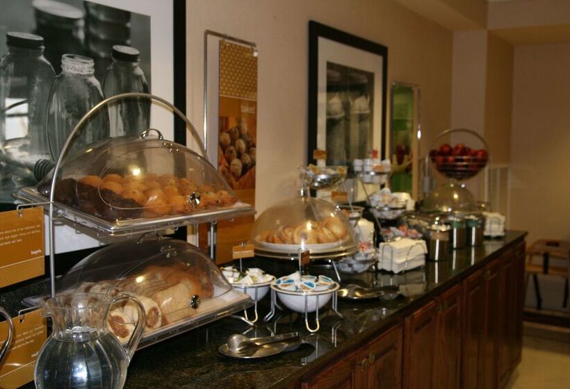 Отель Hampton Inn & Suites Natchez