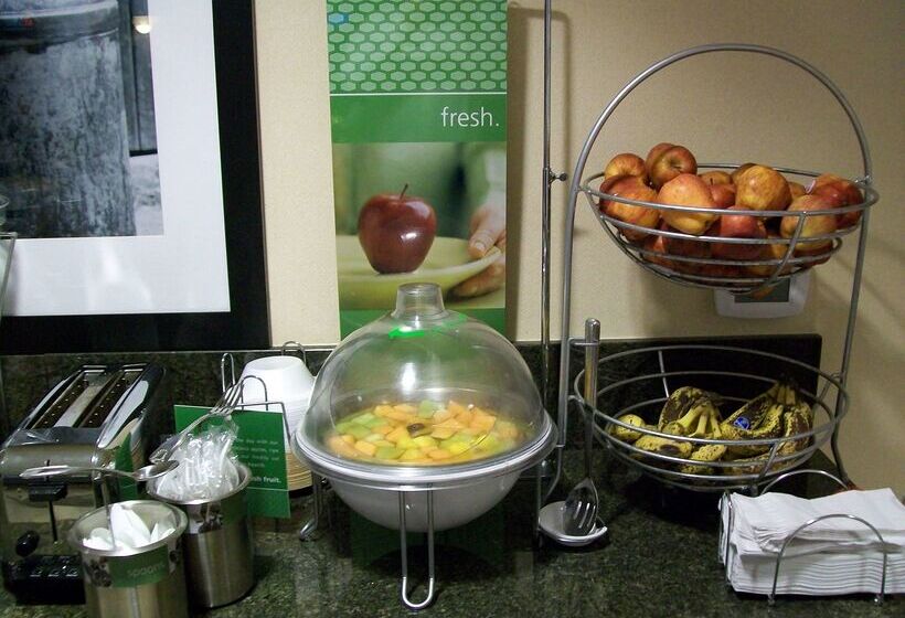 Отель Hampton Inn & Suites Natchez