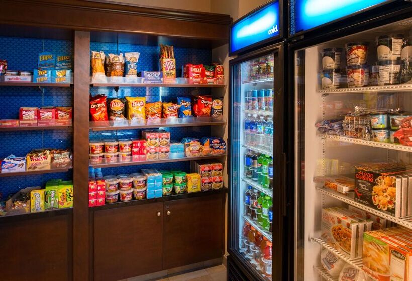 Отель Hampton Inn & Suites National Harbor   Alexandria Area