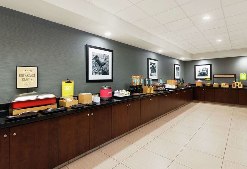 Отель Hampton Inn & Suites National Harbor   Alexandria Area
