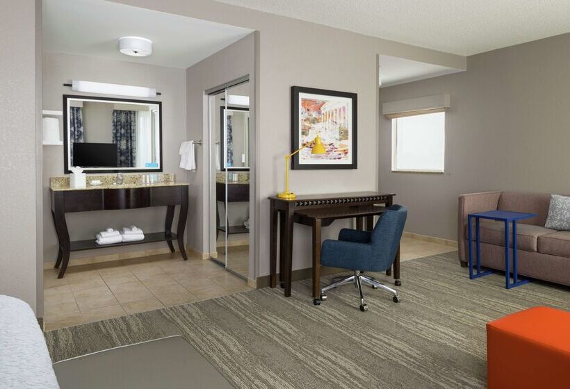هتل Hampton Inn & Suites National Harbor   Alexandria Area