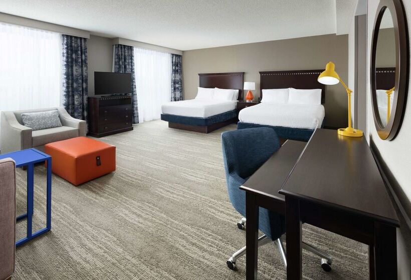 Отель Hampton Inn & Suites National Harbor   Alexandria Area
