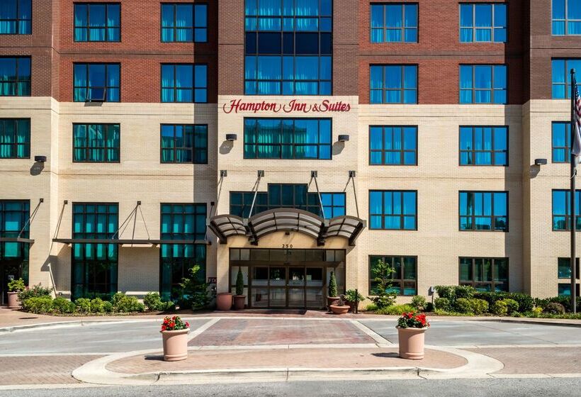Отель Hampton Inn & Suites National Harbor   Alexandria Area