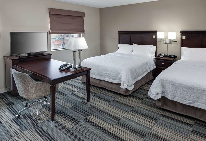 هتل Hampton Inn & Suites Omaha Downtown