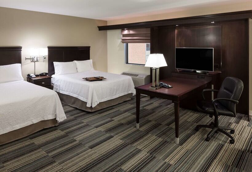 هتل Hampton Inn & Suites Omaha Downtown