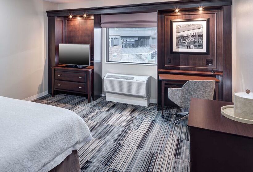 هتل Hampton Inn & Suites Omaha Downtown