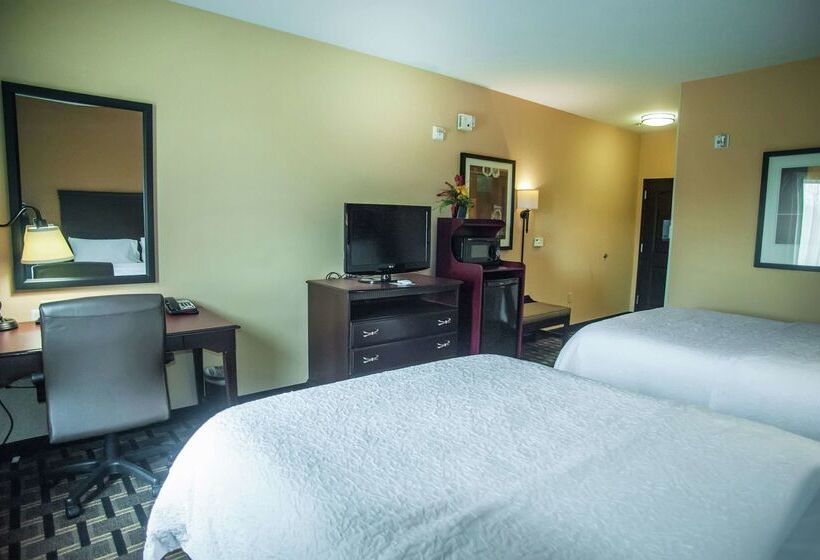 בית מלון כפרי Hampton Inn & Suites Palestine