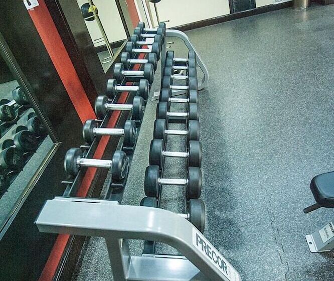 בית מלון כפרי Hampton Inn & Suites Palestine