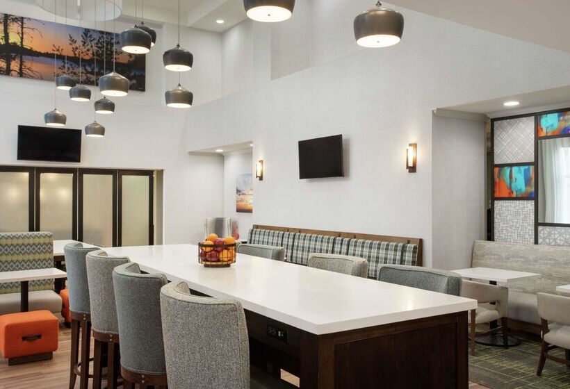 فندق Hampton Inn And Suites Pine Bluff