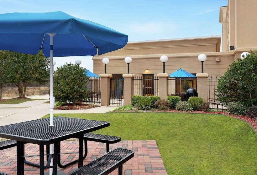 فندق Hampton Inn And Suites Pine Bluff