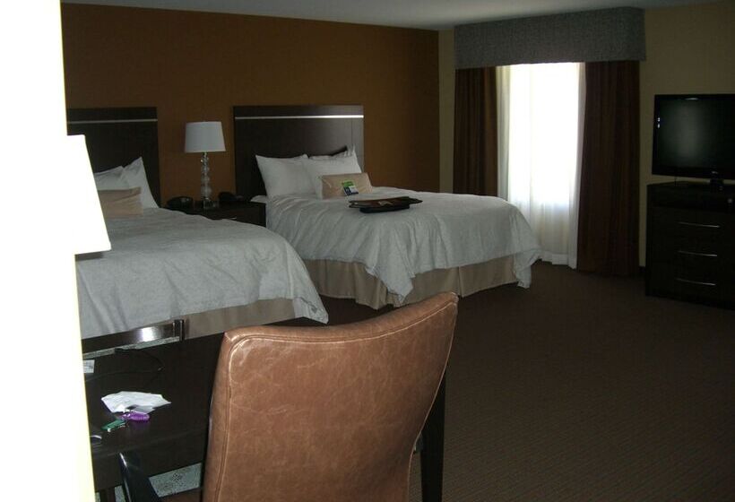 هتل Hampton Inn & Suites Pueblo/north