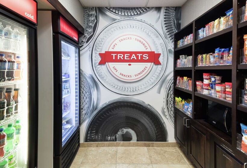 هتل Hampton Inn & Suites Rochester North