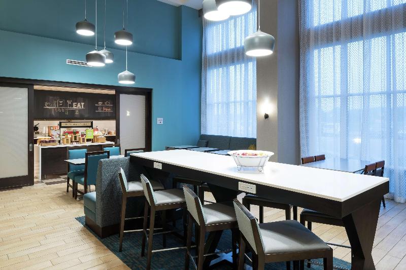 هتل Hampton Inn & Suites Rochester North