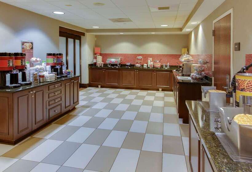 فندق Hampton Inn Garden City Long Island