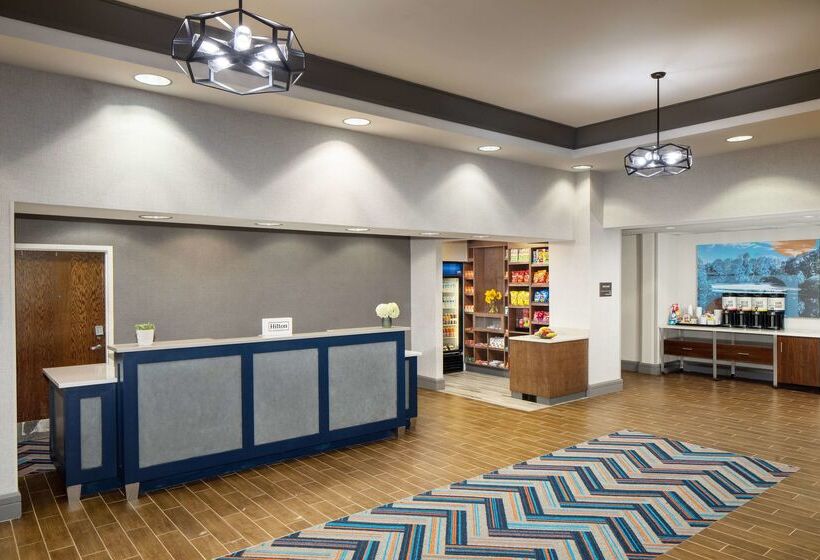 فندق Hampton Inn Garden City Long Island