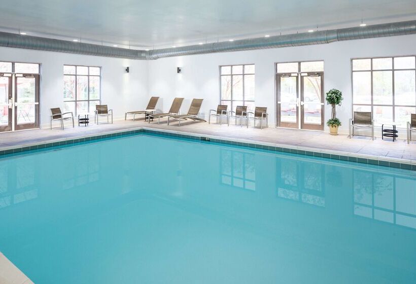 فندق Hampton Inn Garden City Long Island