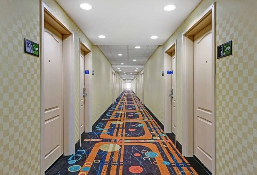 Отель Hampton Inn Deming