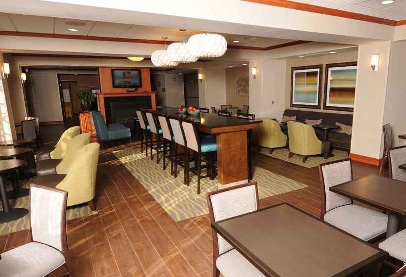 בית מלון כפרי Hampton Inn Omaha West Lakeside