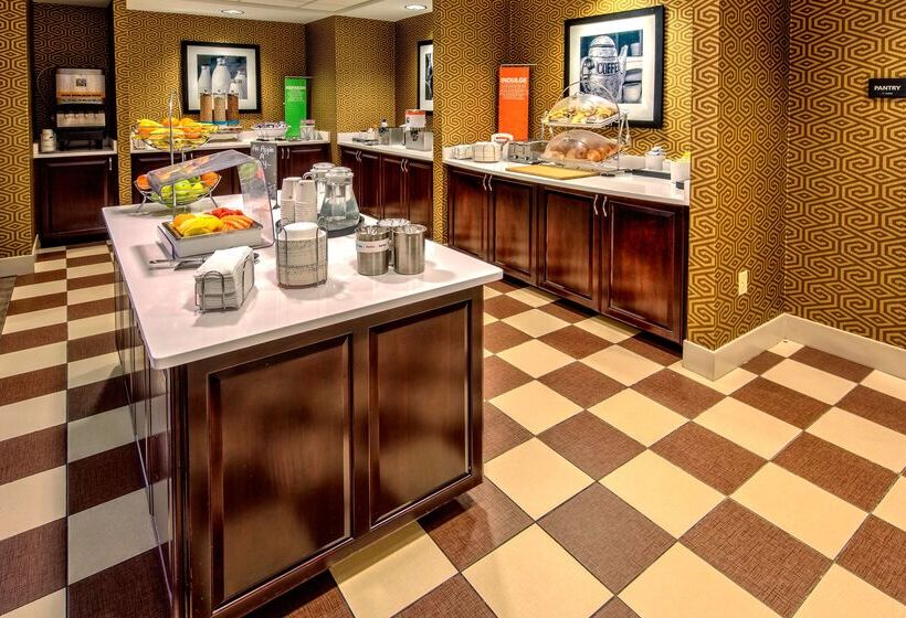 هتل Hampton Inn Rochesterirondequoit