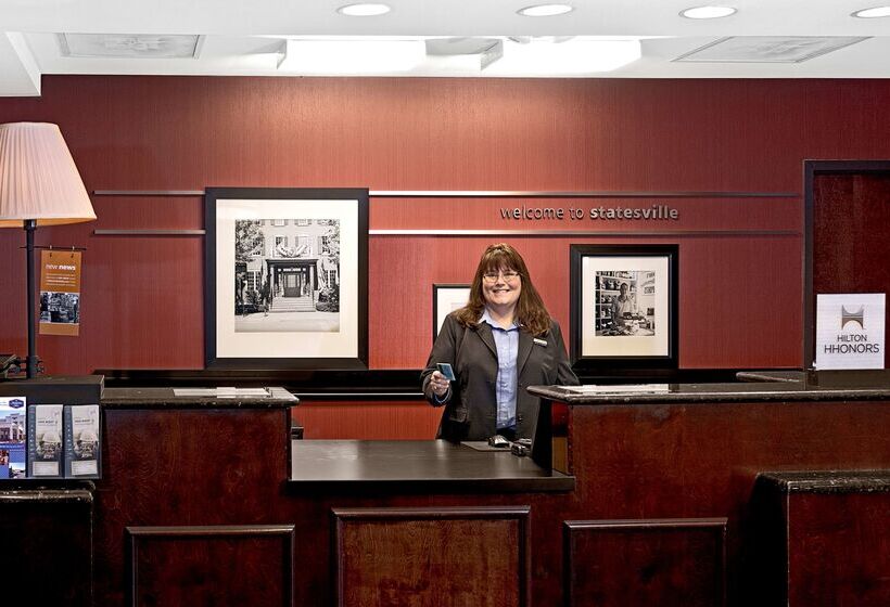 호텔 Hampton Inn Statesville