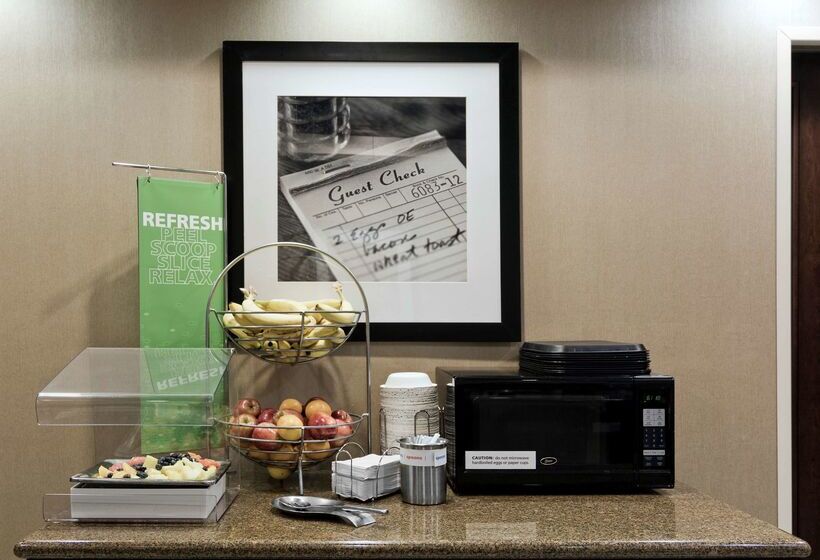 호텔 Hampton Inn Statesville