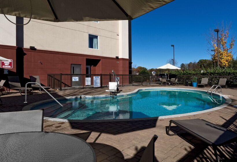 호텔 Hampton Inn Statesville