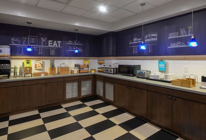 فندق Hampton Inn & Suites Atlsix Flags