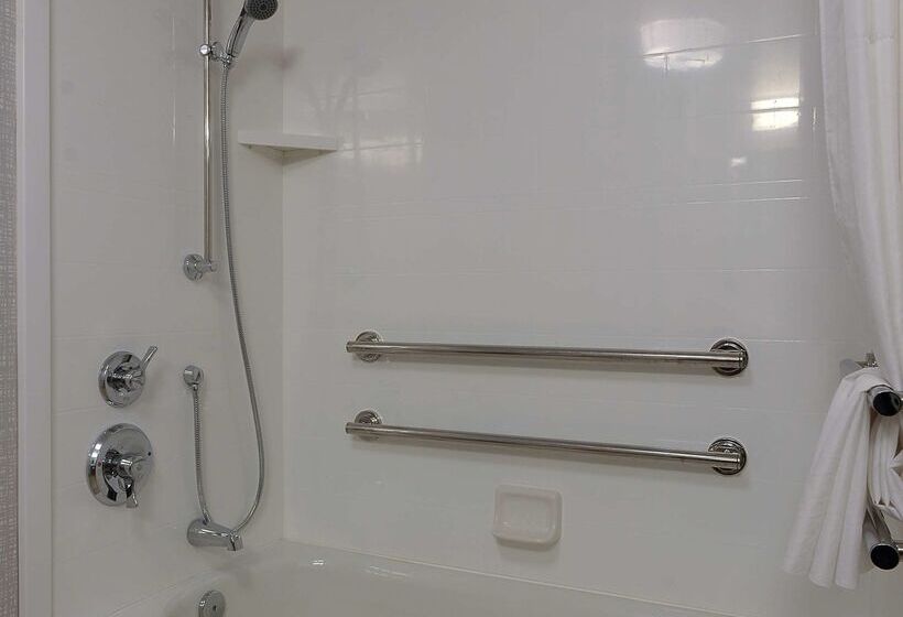 فندق Hampton Inn & Suites Atlsix Flags