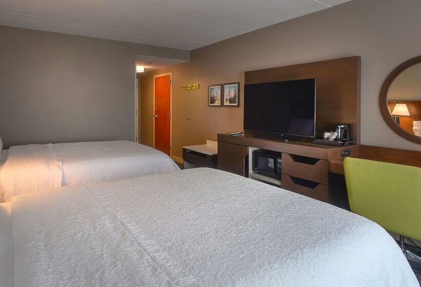 فندق Hampton Inn & Suites Atlsix Flags