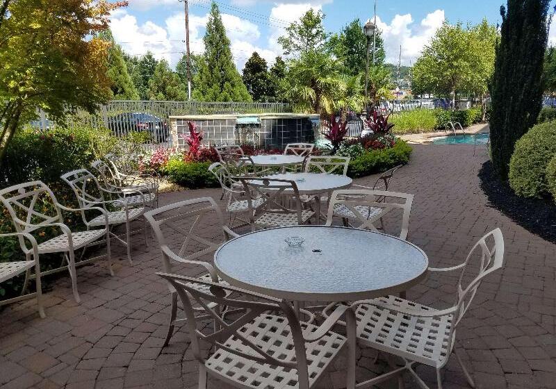 فندق Hampton Inn & Suites Atlsix Flags