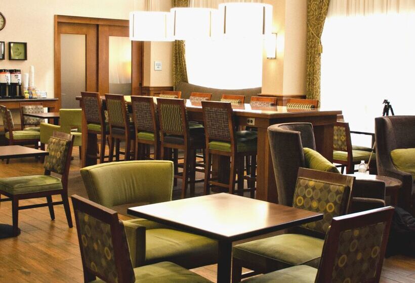 فندق Hampton Inn And Suites College Station