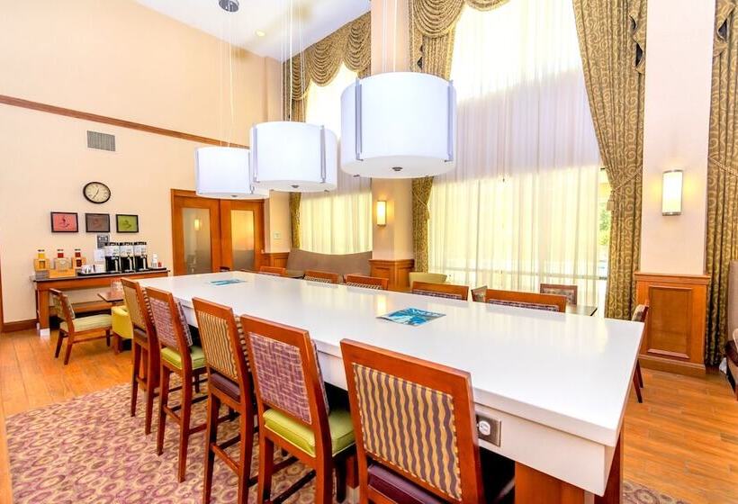 فندق Hampton Inn And Suites College Station