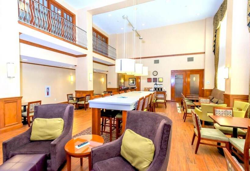 فندق Hampton Inn And Suites College Station