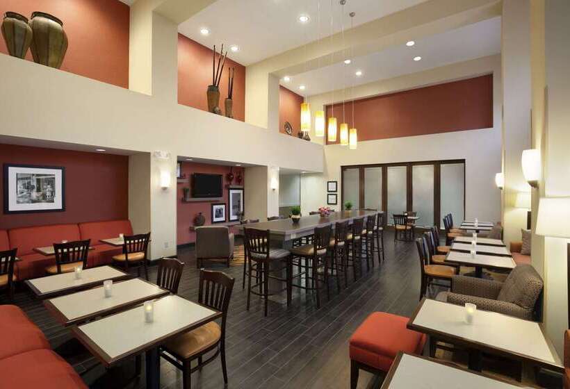 Отель Hampton Inn & Suites Conroe I45 North