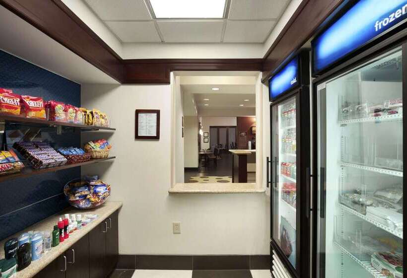 Отель Hampton Inn & Suites Conroe I45 North